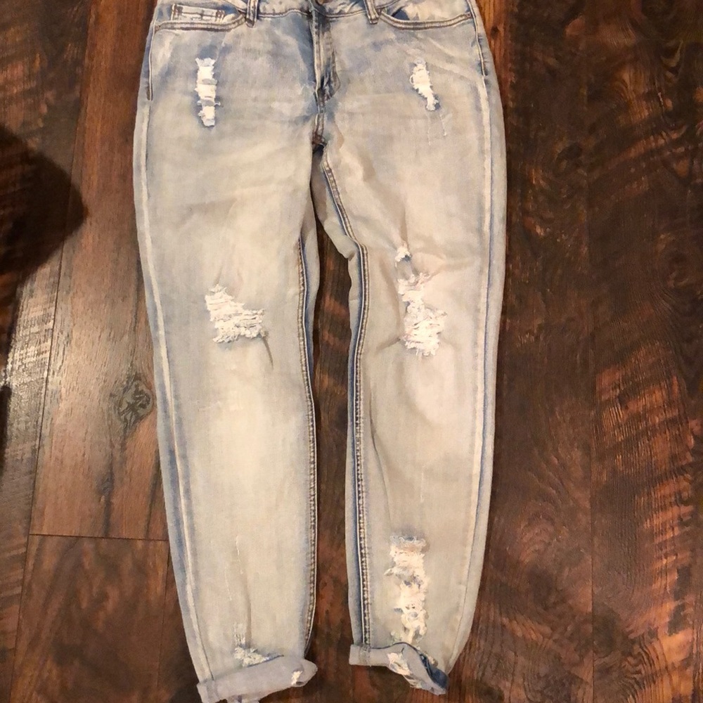 New - distressed Jeans Size 6
